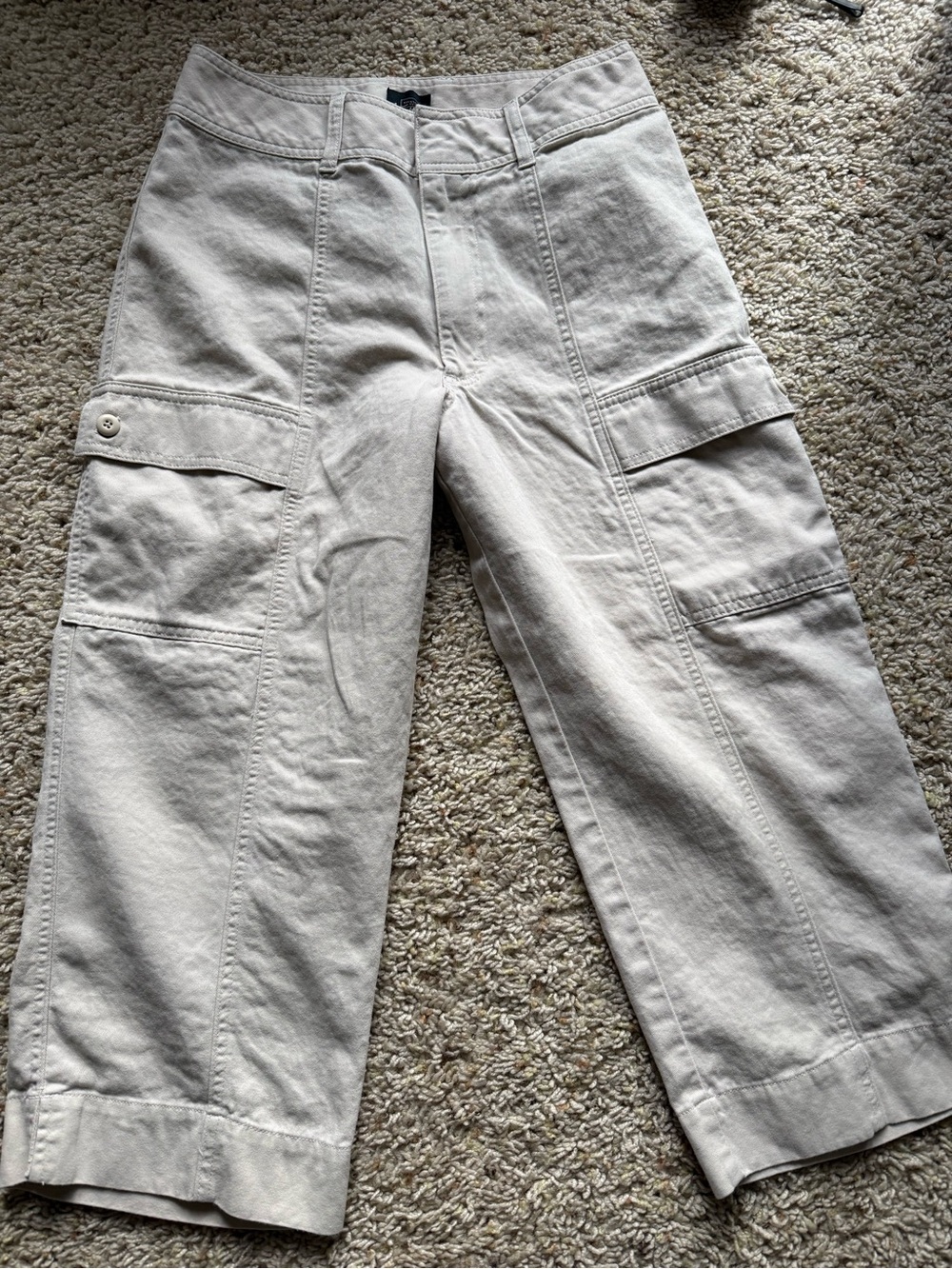 Vintage Women’s Lee Khaki cropped Capri pants size 8